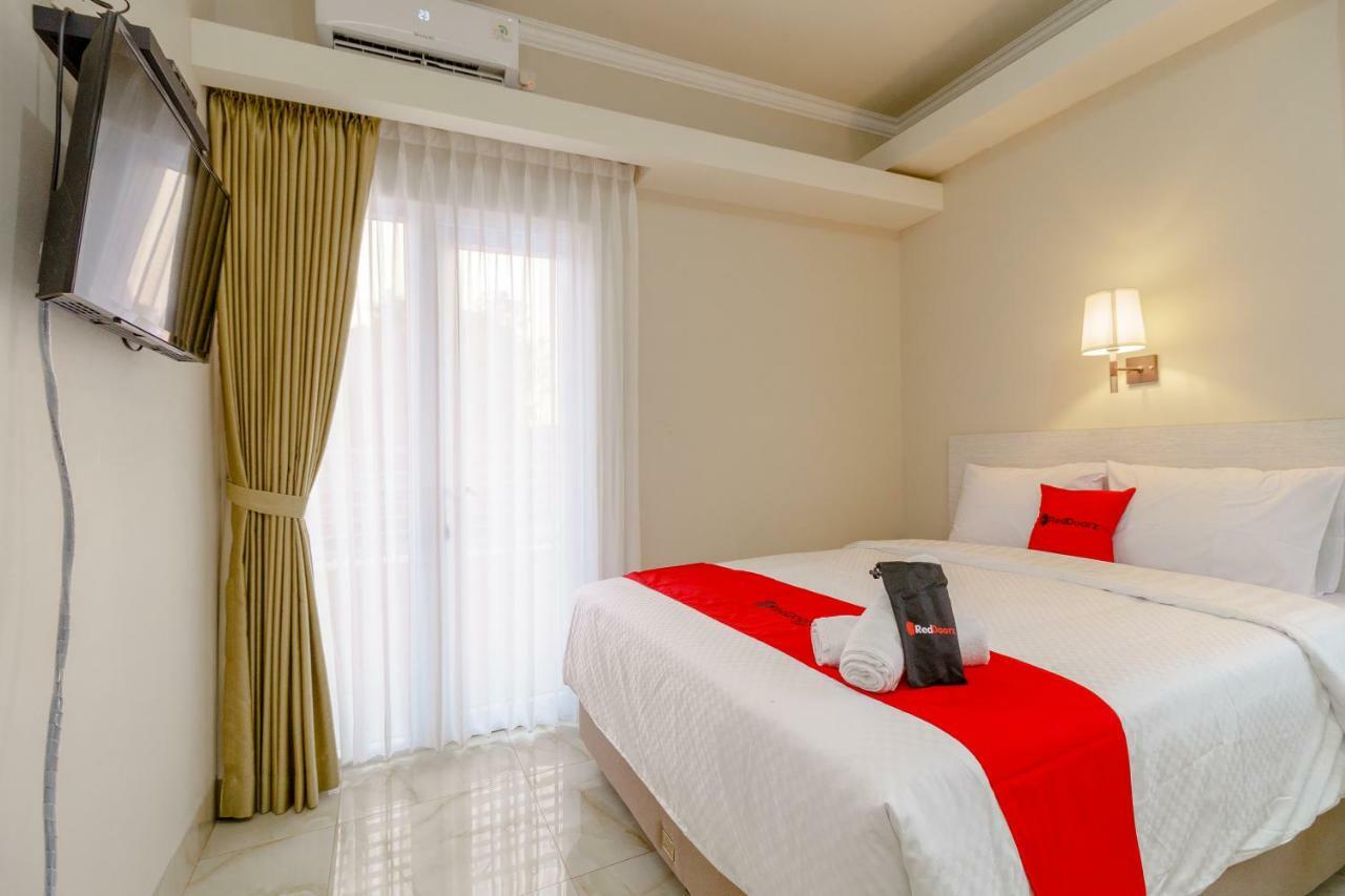 Hotel Reddoorz Near Taman Makam Pahlawan Cikutra Bandung Exterior foto
